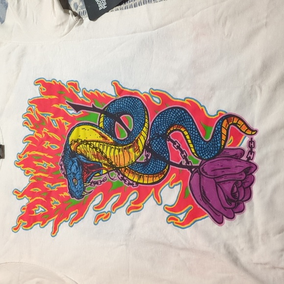 Men's Graphic Tshirt Broken Promises - Picture 2 of 7